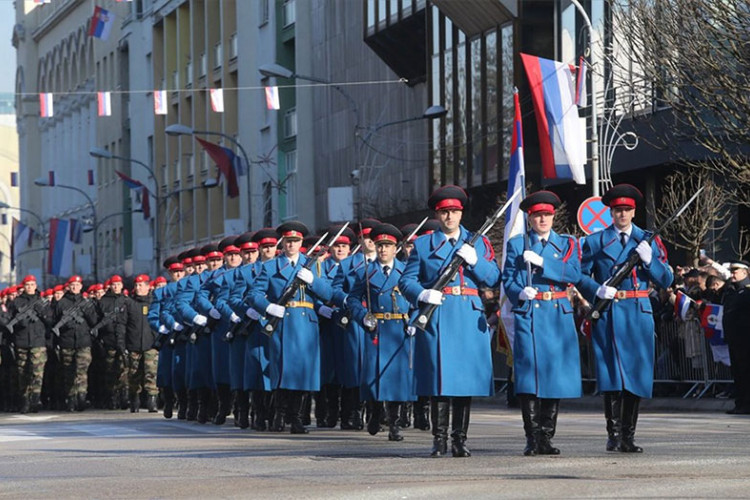 Prvi put defile povodom Dana Republike u večernjim časovima