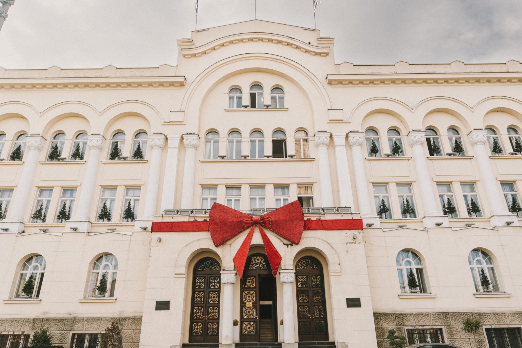 (FOTO) MAŠNA SE VRATILA Zgrada Gradske uprave u prazničnom duhu