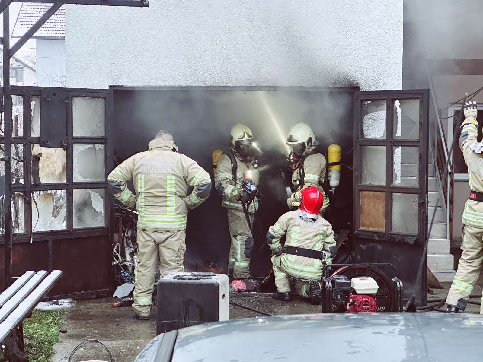 Prijedor: Gorjela radnja, vatrogasci jedva ugasili vatru