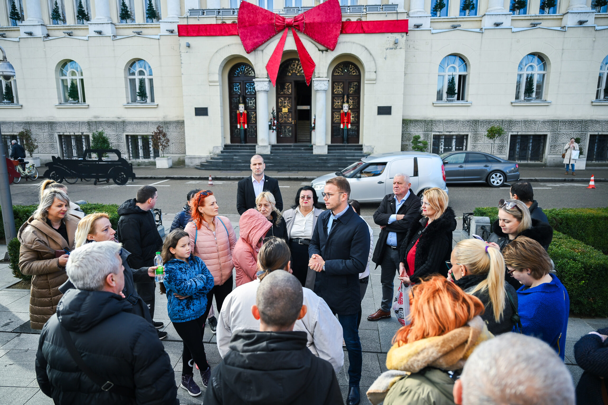 PODRŠKU IM PRUŽIO GRADONAČELNIK Roditelji djece s poteškoćama u razvoju i danas ispred Gradske uprave