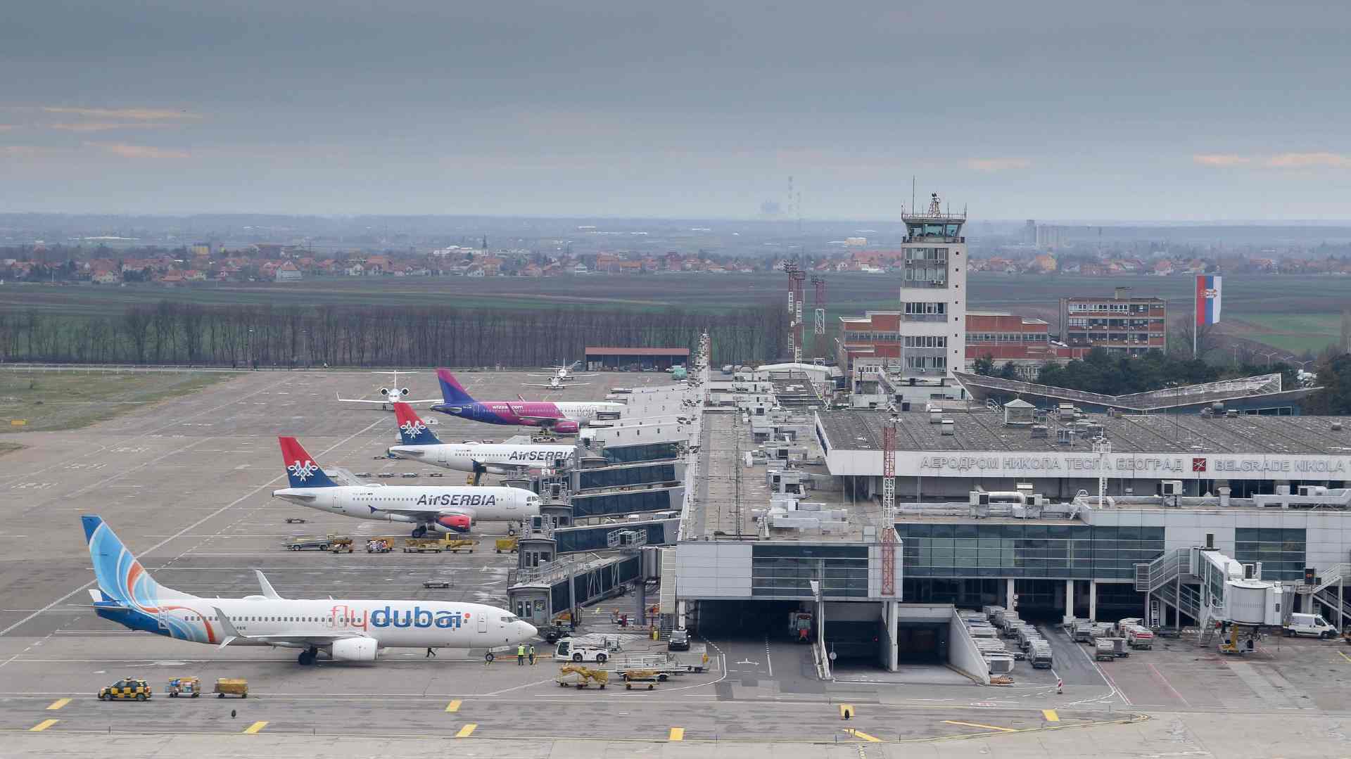 Haos na beogradskom aerodromu: Putnike vraćaju na kontrolu