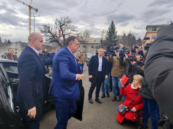 Odgođeno ročište, Dodik najavio tužbu protiv BiH