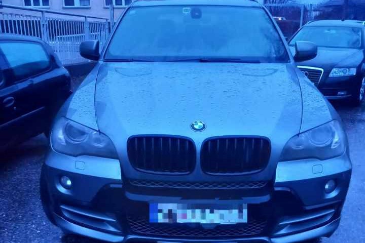 Bahati vozač treći put ostao bez automobila: Policija oduzela SKUPOCJENI BMW