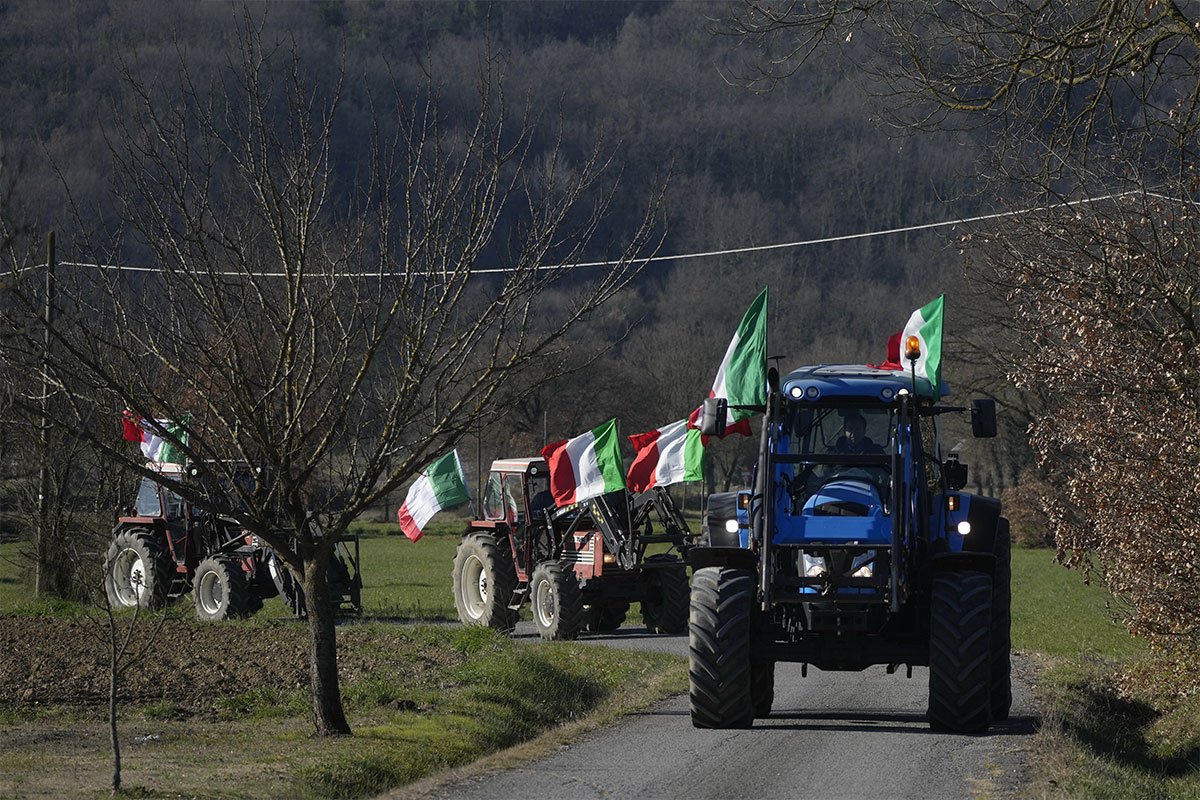 Traktori se okupljaju oko Rima dok se protesti poljoprivrednika nastavljaju