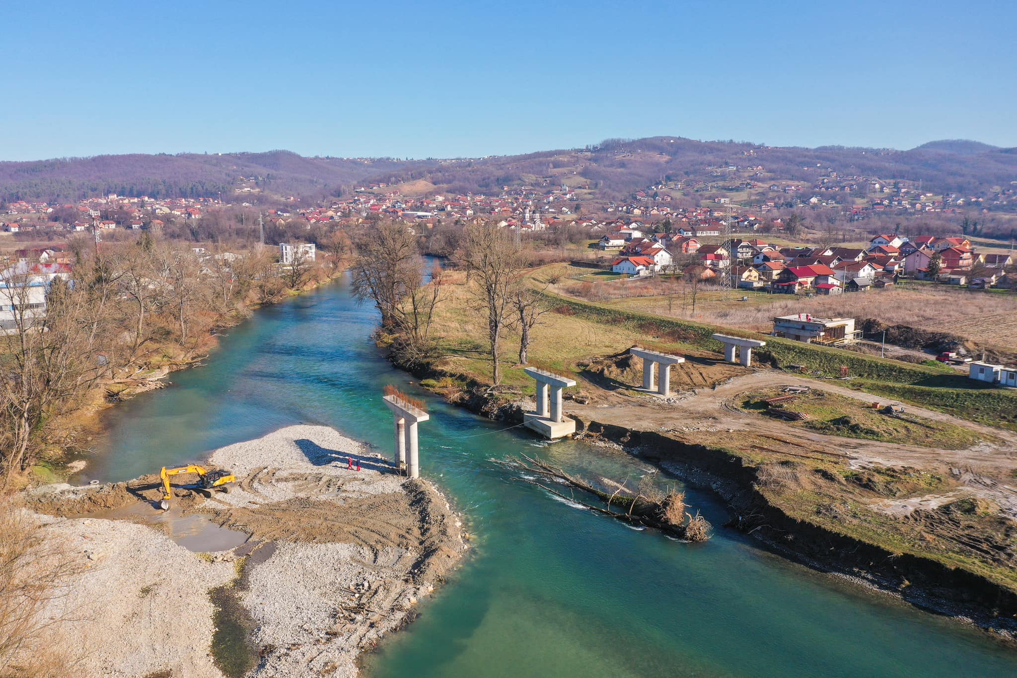 GRADI SE NAJVEĆI I NAJDUŽI MOST U BANJALUCI Stanivuković razgovarao sa mještanima Česme i o budućim važnim projektima (FOTO)