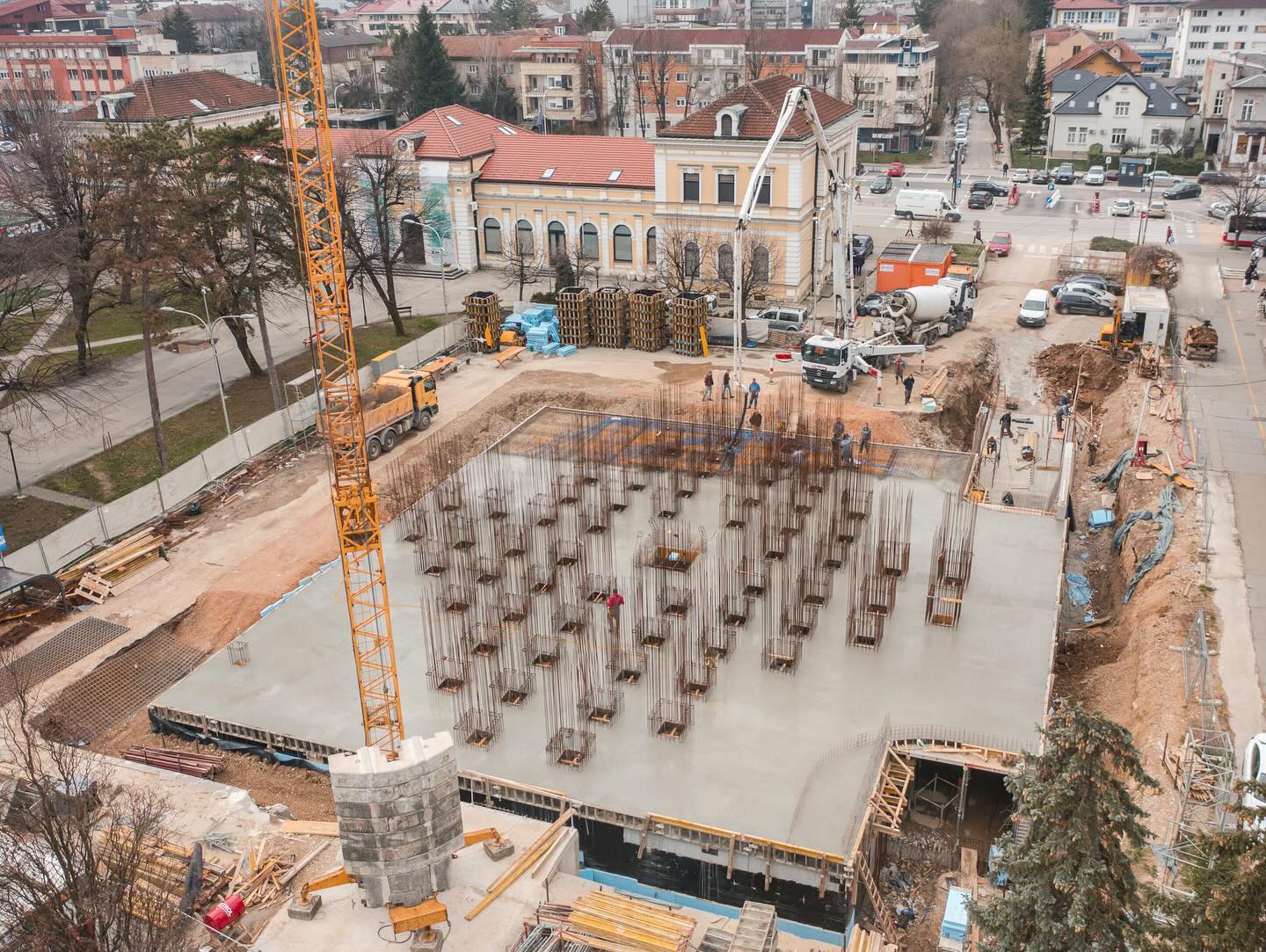 Centralno spomen-obilježje u Banjaluci: Završeno izlijevanje ploče, kreće izgradnja stubova