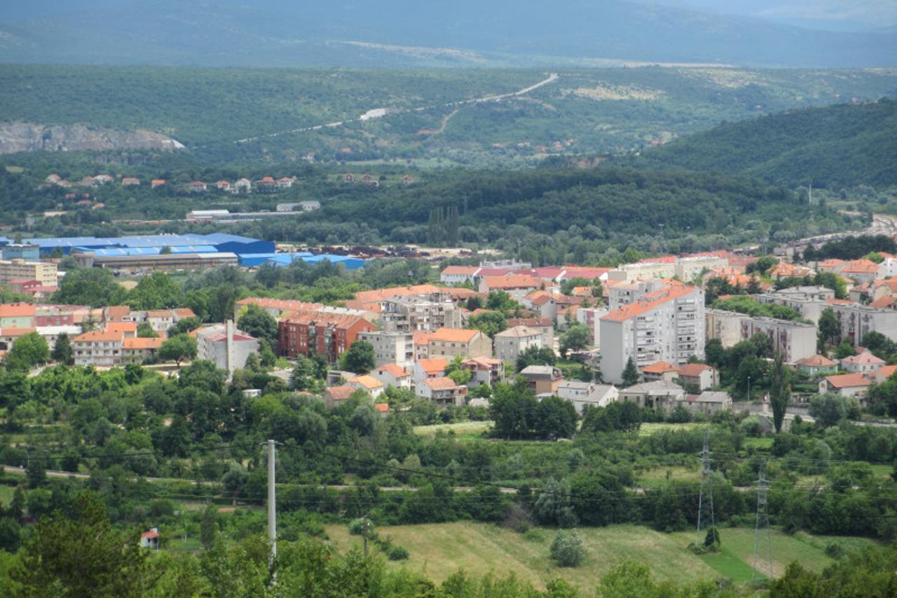 “Ovo je udarac i Dodiku i Čoviću” U Bosanskom Grahovu SNSD izgubio većinu, smijenjena predsjednica pita gdje je pečat