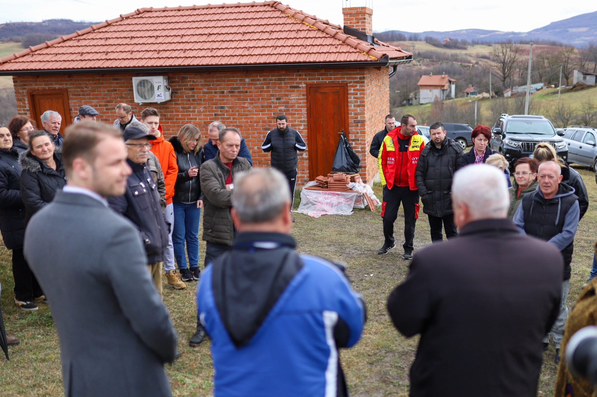 “Niko nije bio od Kraljevine” Pogledajte kako su mještani Miletića dočekali Stanivukovića (VIDEO)