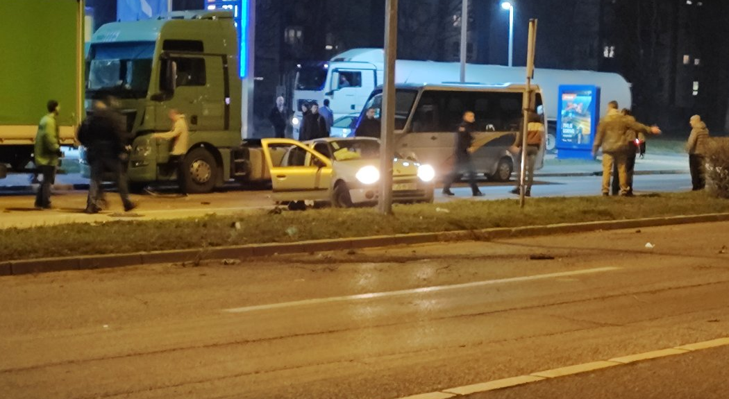 Žestok sudar u Banjaluci, sa automobila otpali točkovi (FOTO)