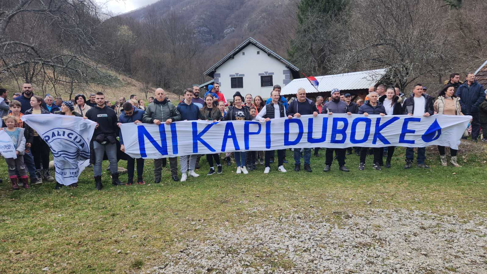 “NI KAPI DUBOKE”: Kotorvarošani protiv izgradnje male hidrocentrale (FOTO,VIDEO)