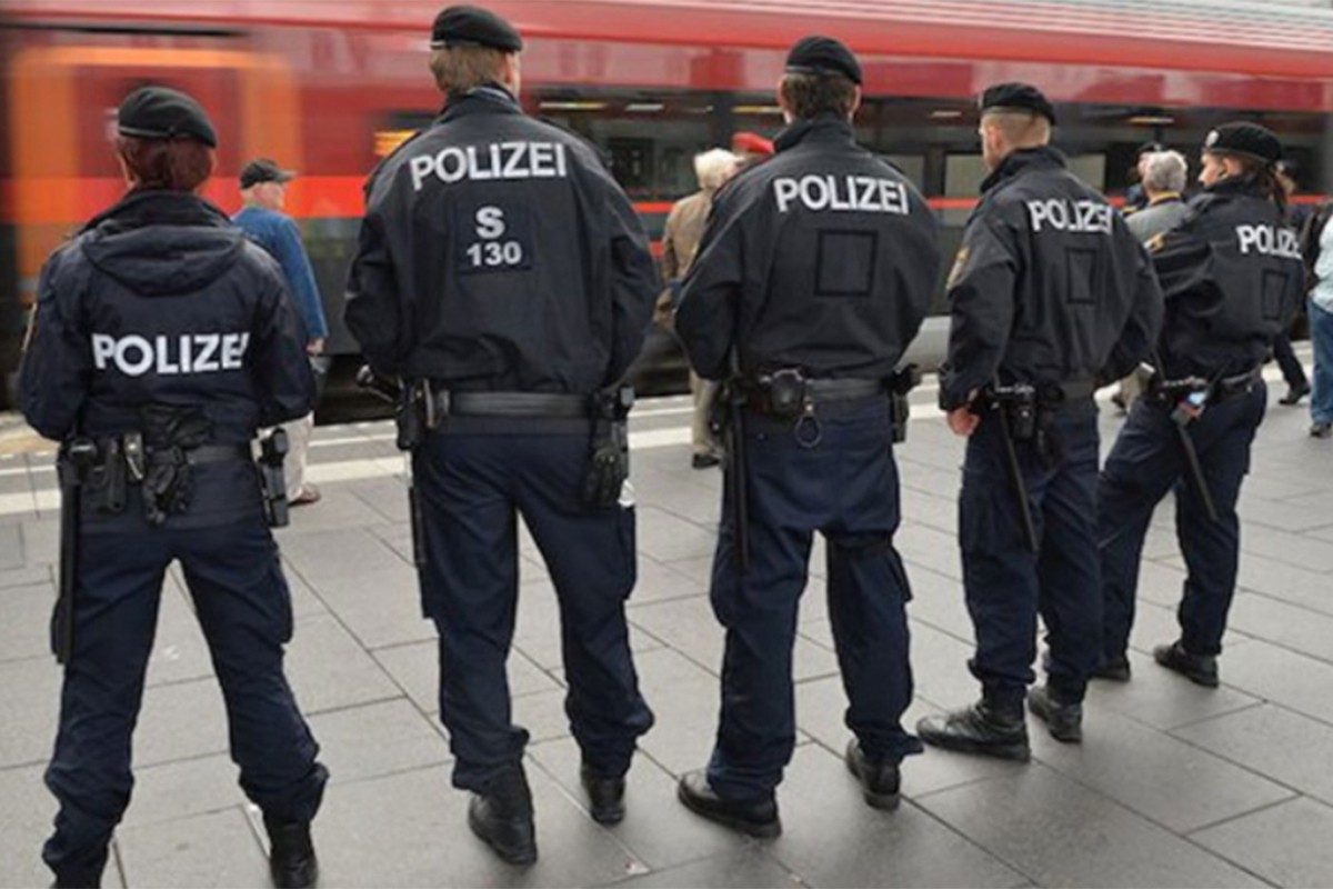 Veliki broj policije oko stanice u Beču na kojoj je navodno viđena Danka