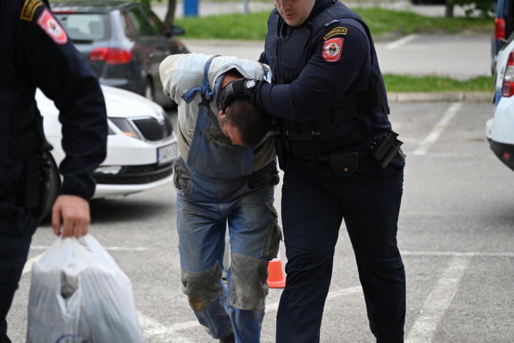 Novi detalji UBISTVA KOD BANJALUKE: Starca brutalno pretukao šakama i nogama, a poslije MIRNO ZASPAO