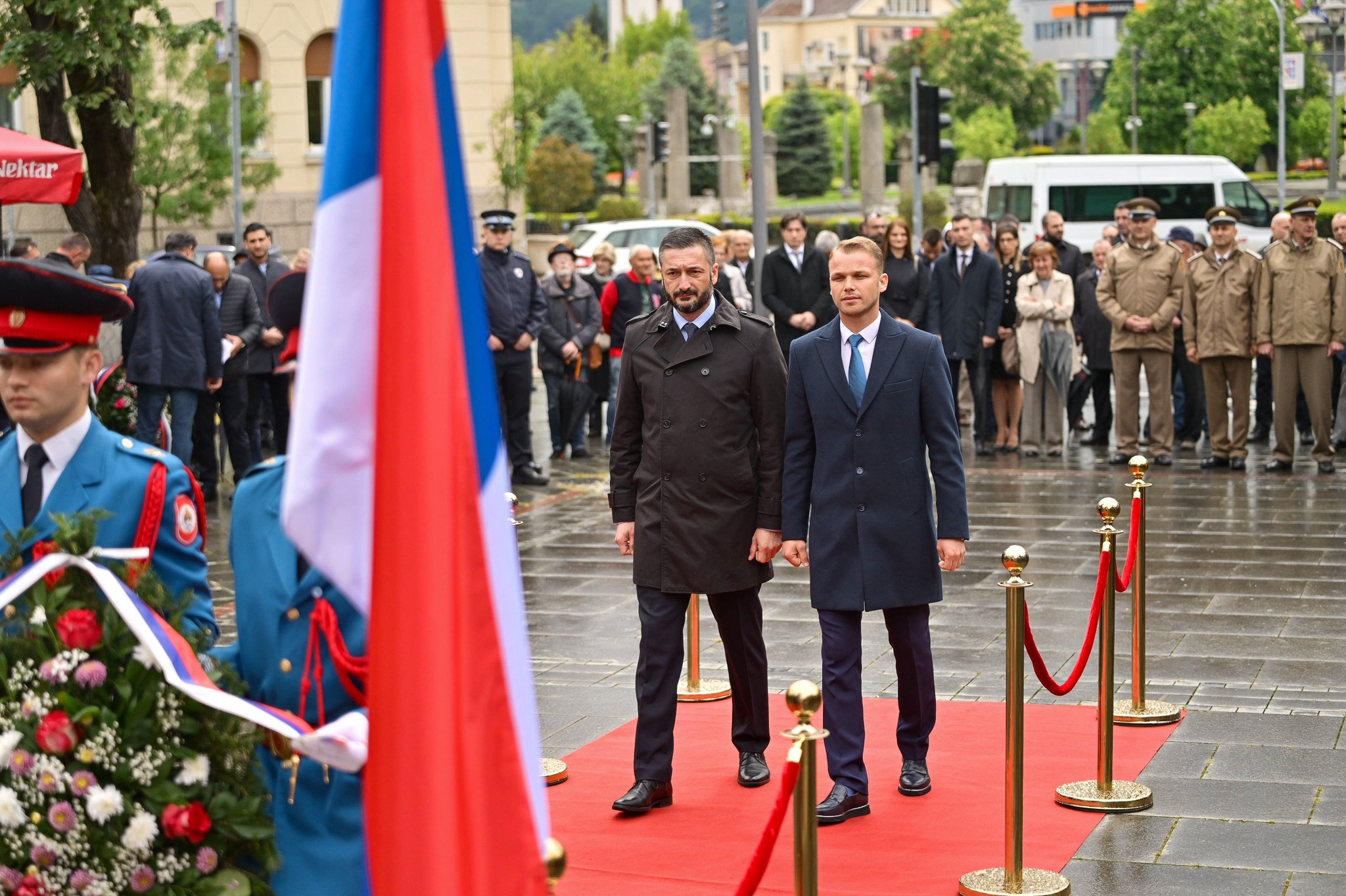 “ČUVAMO NAŠU PROŠLOST” Polaganjem vijenaca odata počast herojima Banjaluke