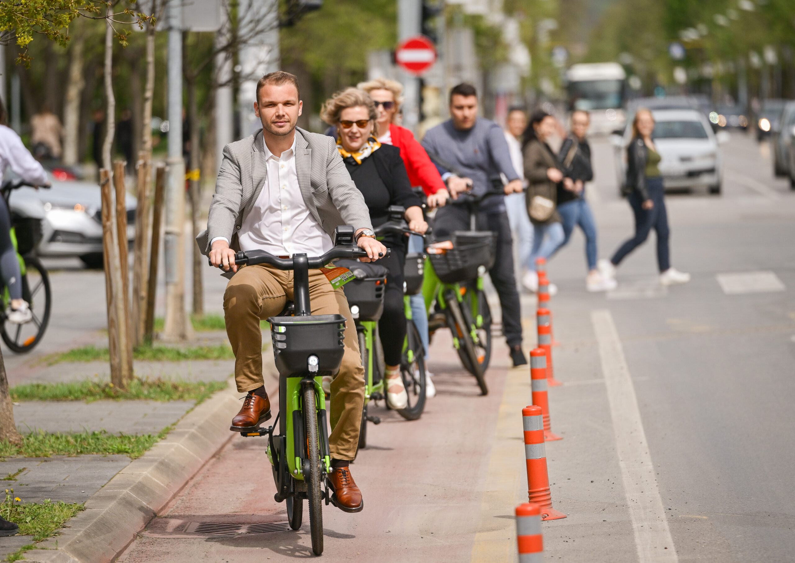 Novina na ulicama Banje Luke: Nakon trotineta dostupni i električni bicikli (FOTO)