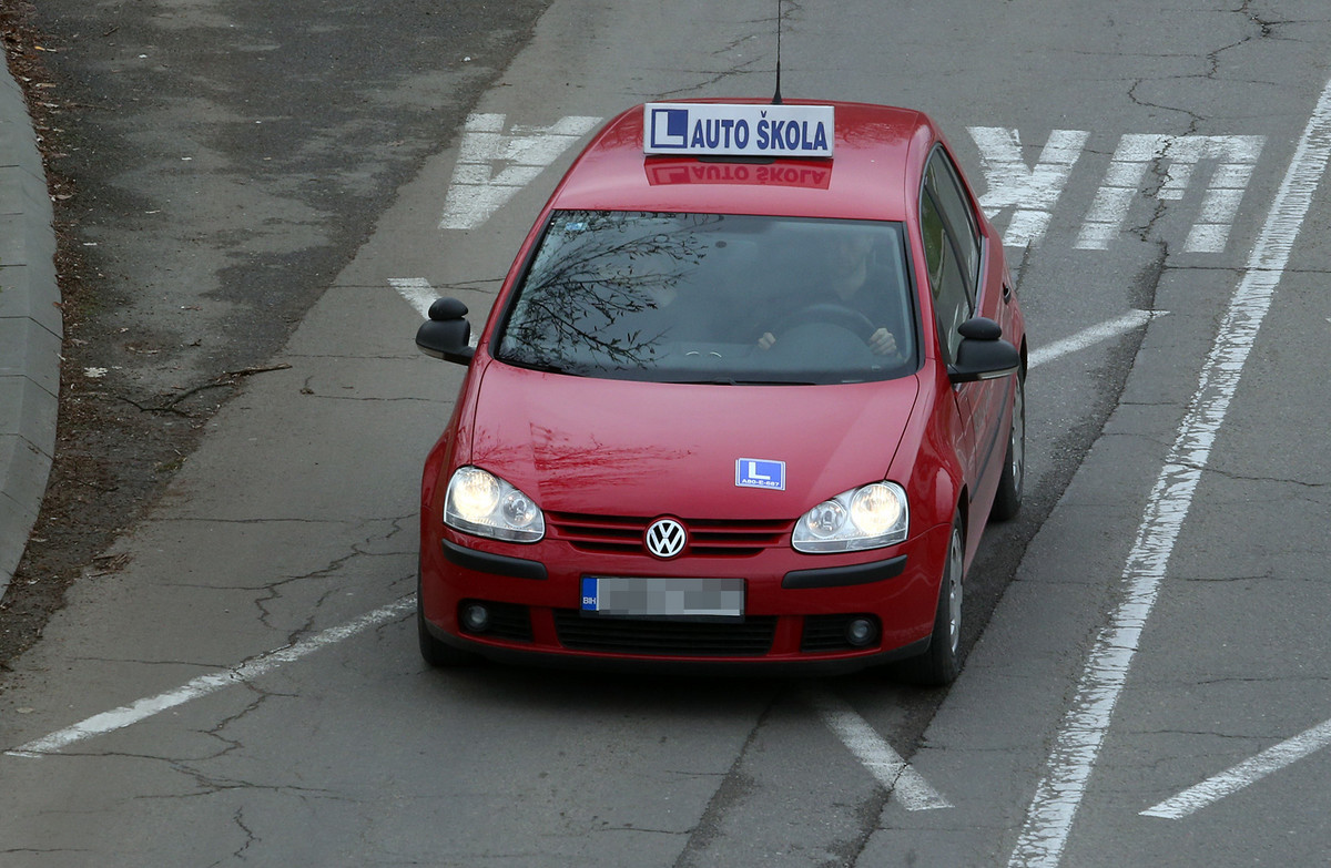 NOVI UDAR PO DŽEPU GRAĐANA Sve skuplje polaganje vozačkog ispita