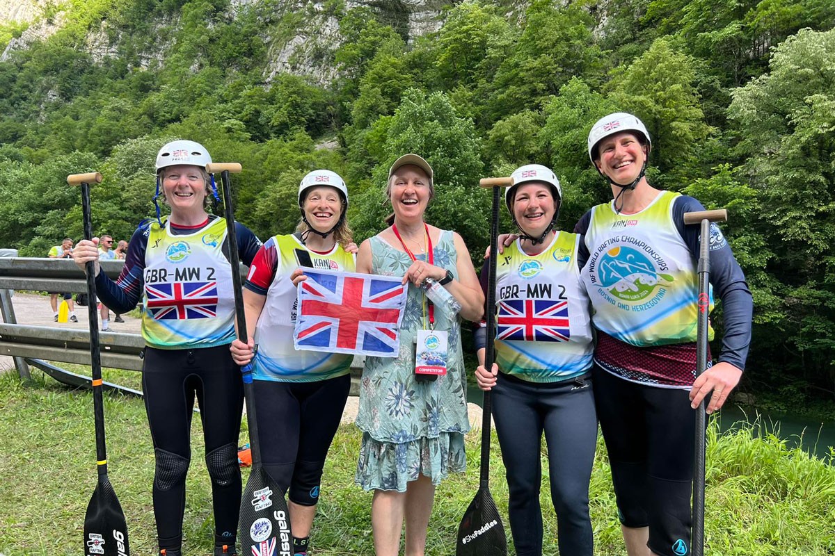 Britanka (60) u rafting čamcu kroti struje Vrbasa