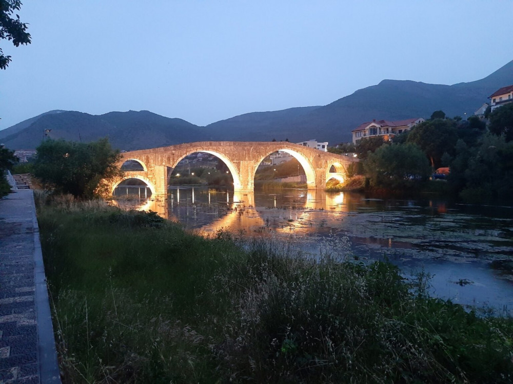 Trebinje: Završeno osvjetljenje Arslanagića mosta