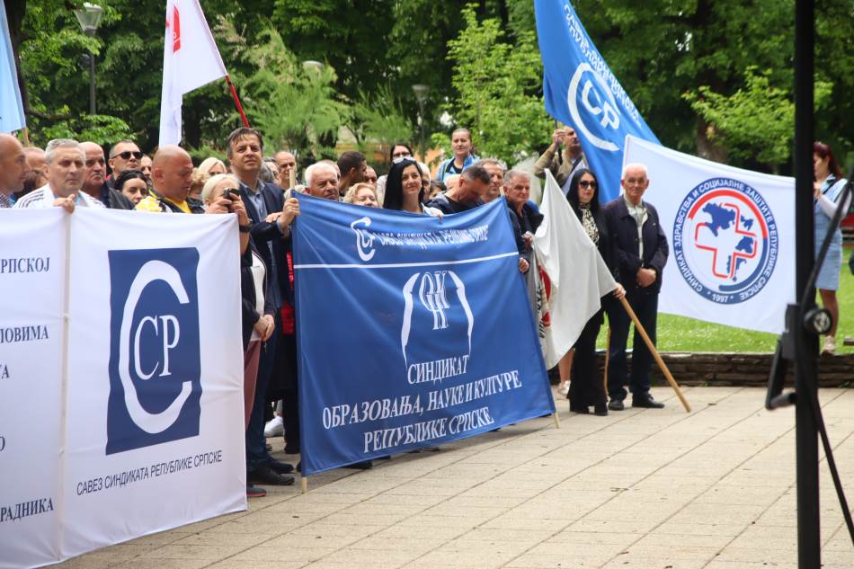 Prvomajski protest u Banjaluci: Ranka Mišić poručila da će stati u kraj zloupotrebama početnih plata