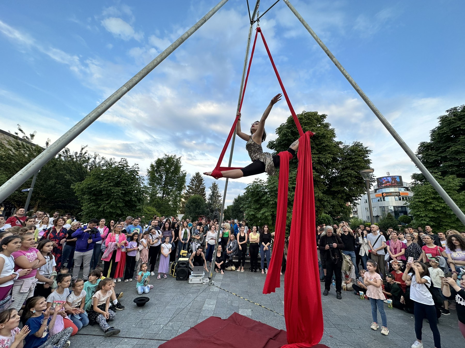 SPEKTAKL U NAJAVI Trotoart na više lokacija u centru Banjaluke, pogledajte program (FOTO)