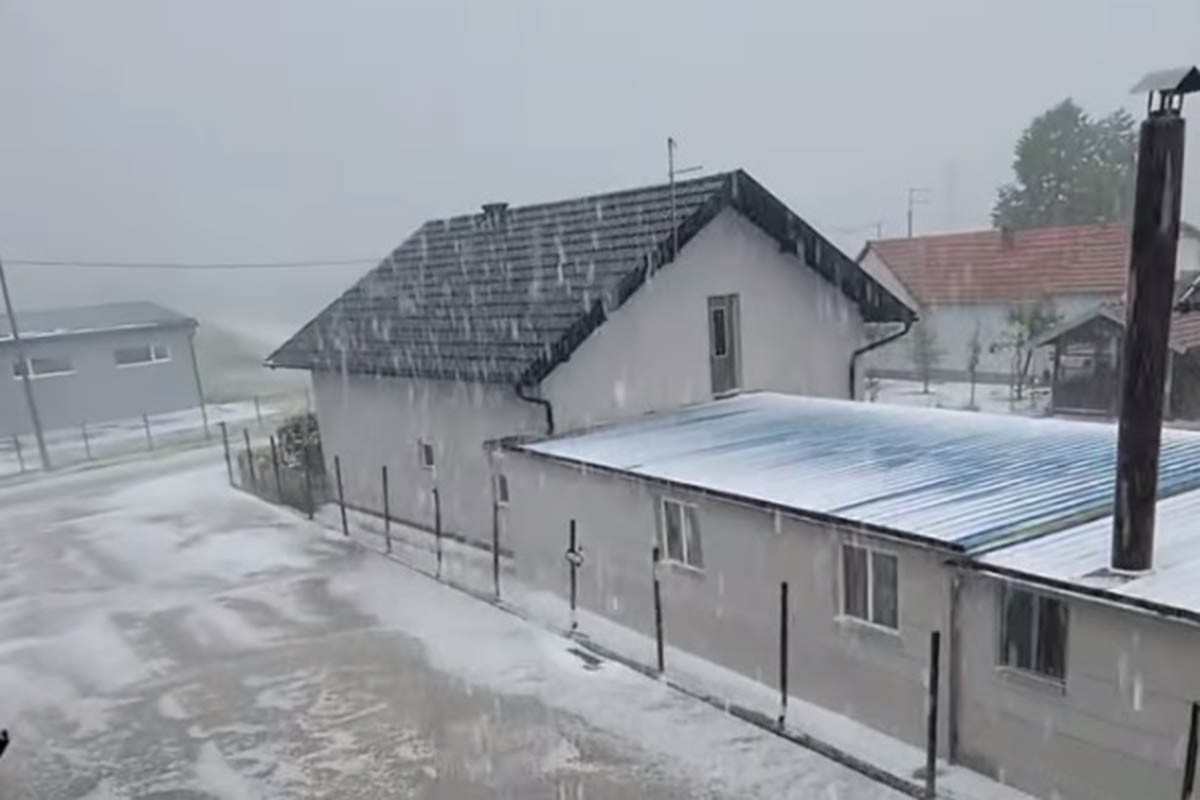 Zagreb pogodilo nevrijeme, grad i poplave sručile se na grad, letjeli krovovi (VIDEO)