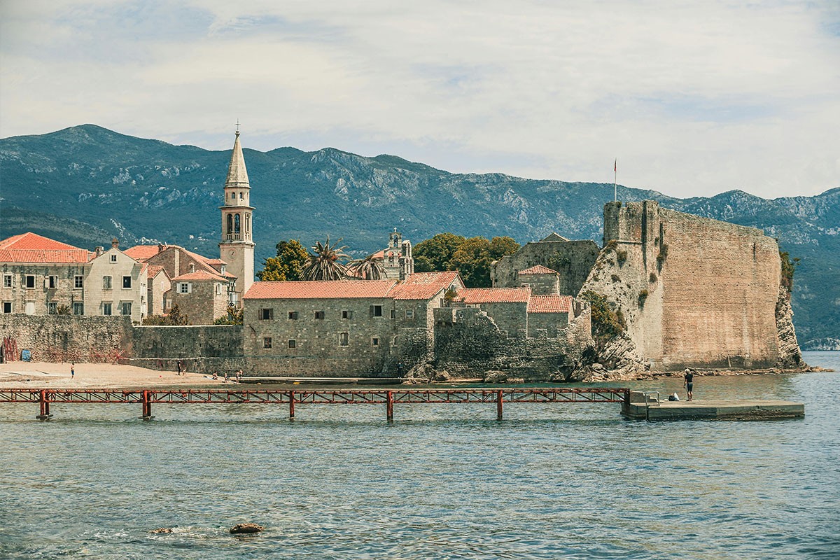 Zabranjeno kupanje na poznatim plažama u Budvi i Tivtu