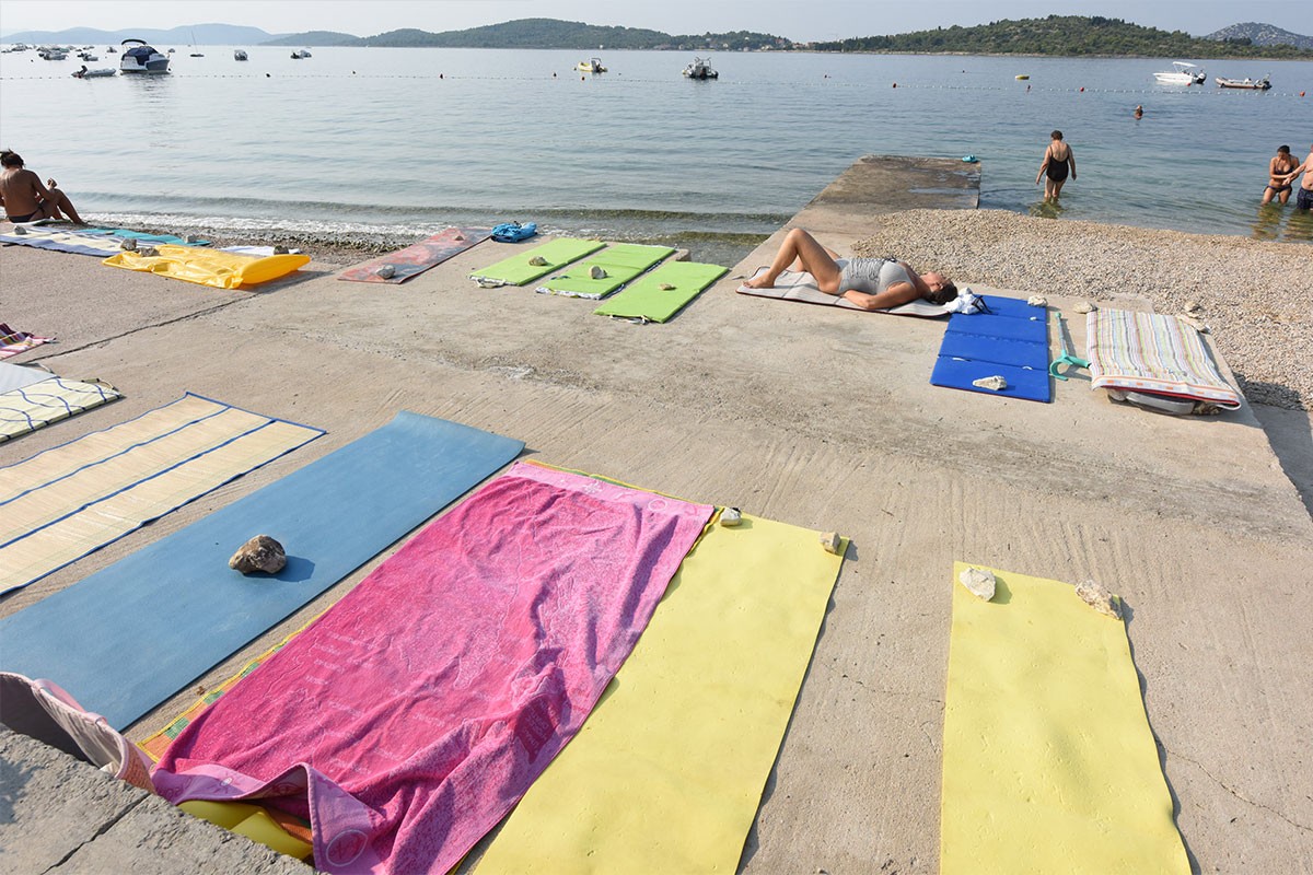 U ljetovalištu u Hrvatskoj pokupili peškire za “rezervaciju plaže”: Vlasnike čeka iznenađenje