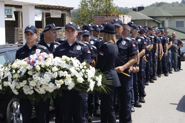 Sahranjen policajac Nikola Krsmanović