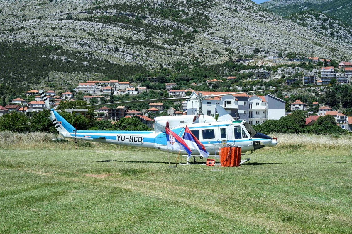 PRIJETI IZBIJANJE NOVIH POŽARA, helikopter iz Srbije “predaleko” od BiH