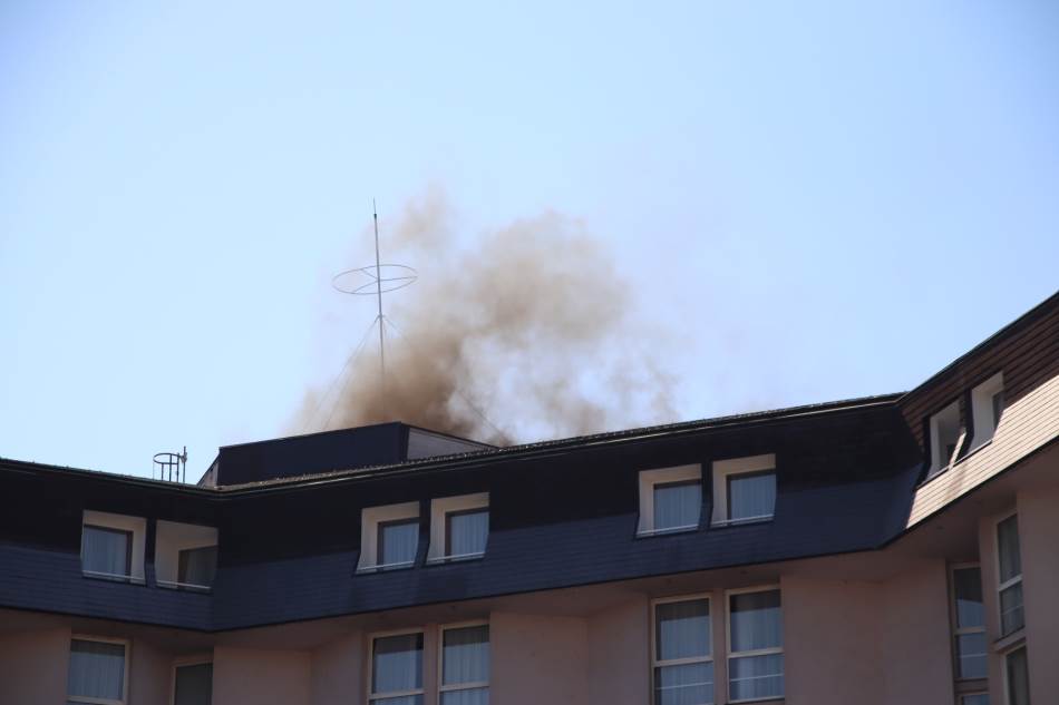 Ponovo dim iznad hotela “Bosna” u Banjaluci (FOTO, VIDEO)