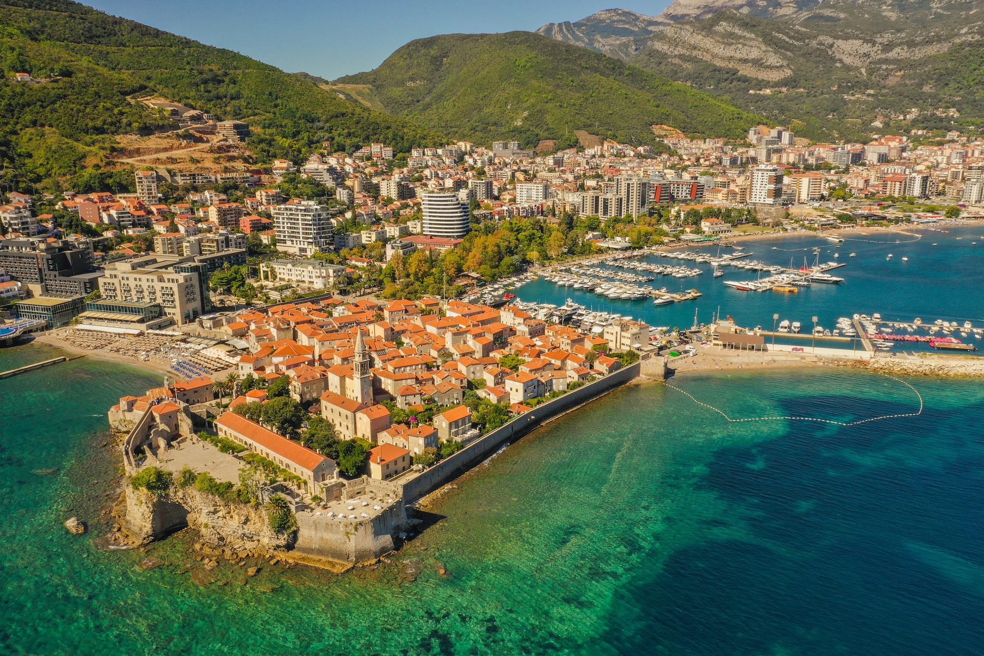 BUDVA NE POPUŠTA Turisti šokirani cijenama na Crnogorskom primorju (FOTO)