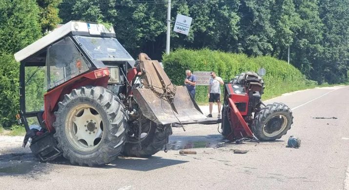 TEŠKA NESREĆA KOD DOBOJA Prepolovljen traktor