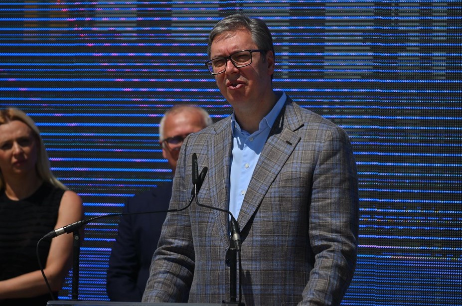 Vučić uputio poruku Bećiroviću i Helezu