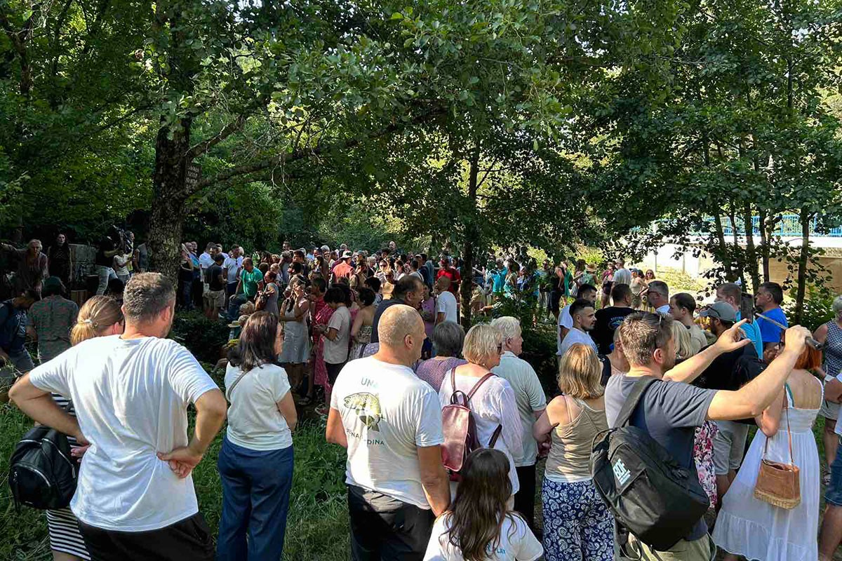 Snažna poruka sa izvora bisera prirode: “Ne damo Unu!” (VIDEO)