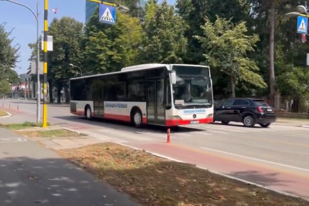 Opasna vožnja u centru Banjaluke, vozio u suprotnom smjeru (VIDEO)