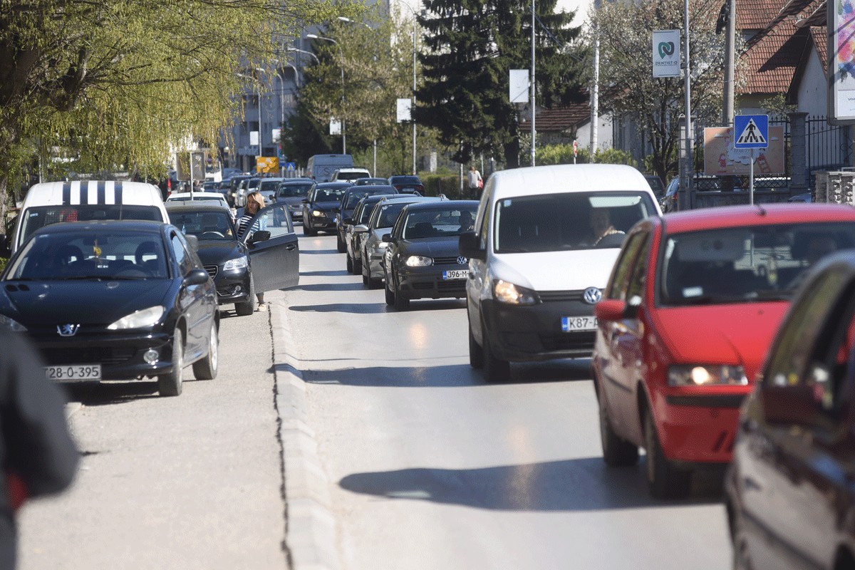 SIROTINJO I BOGU SI TEŠKA Uvezeno daleko više polovnih nego novih vozila: Polovnjaci preplavili bh. tržište