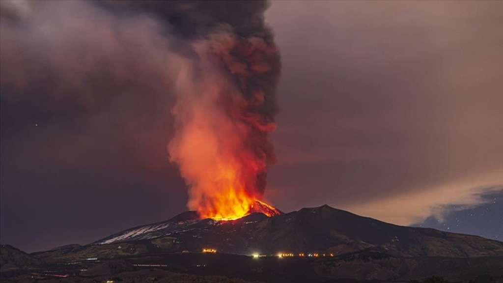 Etna ponovo eruptirala, popeo prekrio piste