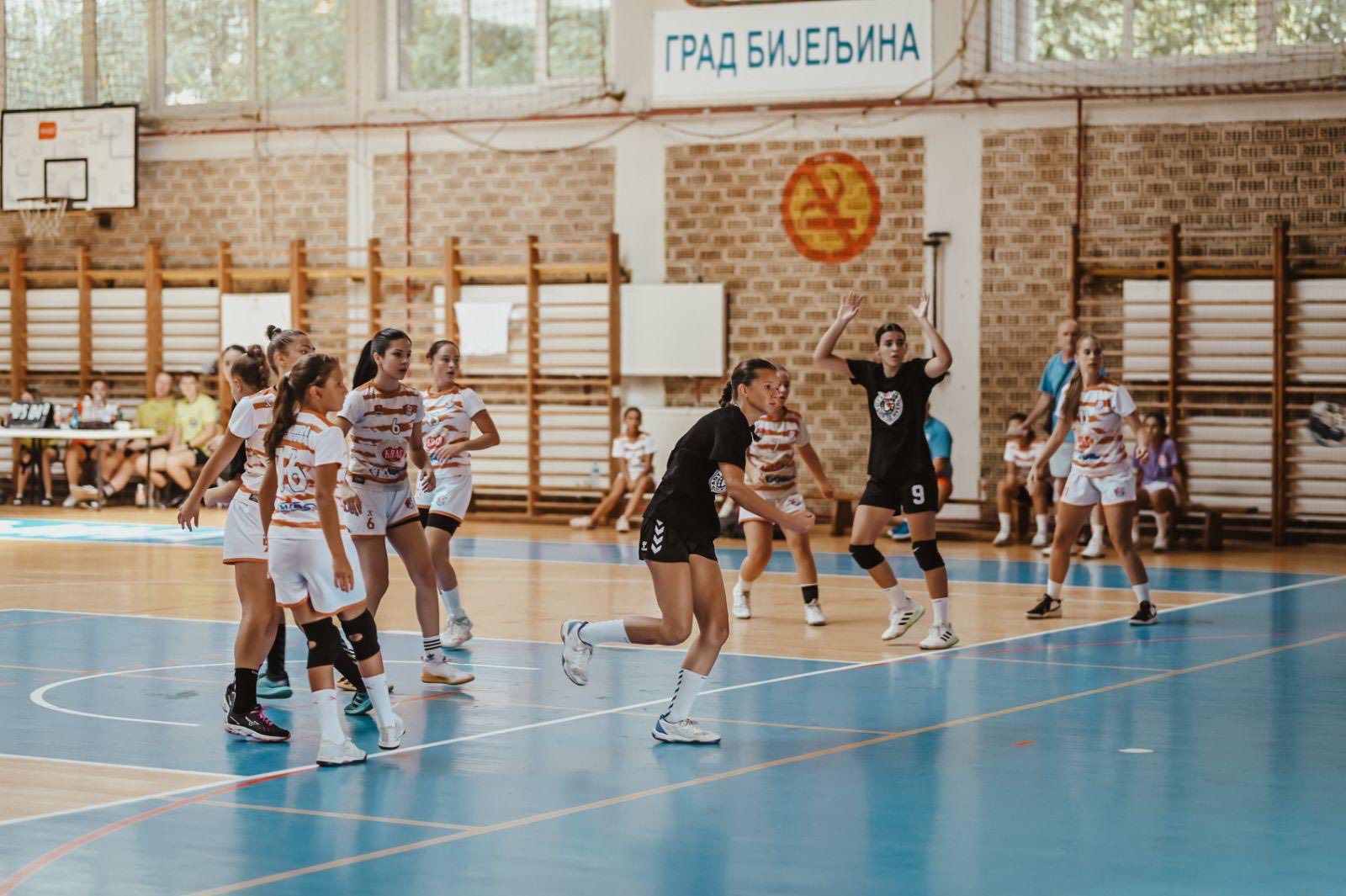 POLUFINALE „BIJELJINA HANDBALL CUP 2024“: „Vječiti“ derbi u Semberiji