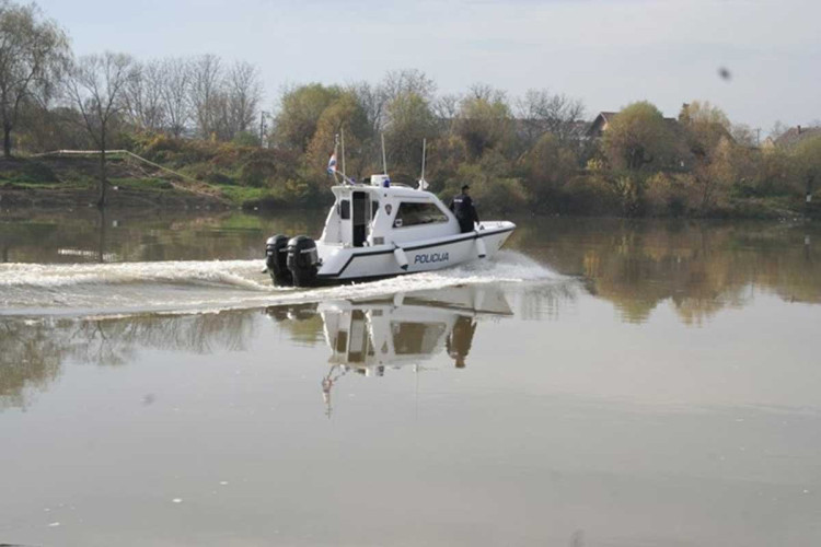 Policajci spasavali utopljenike iz Save