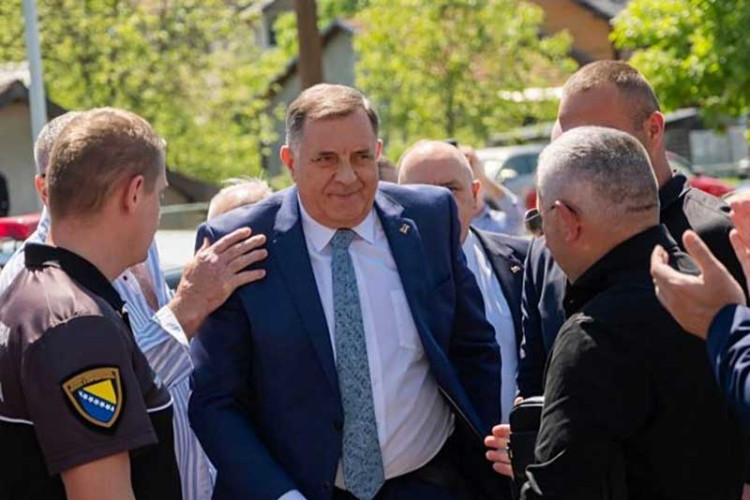 Dodik: Sud nastavlja sa farsom, ovo je gubljenje vremena