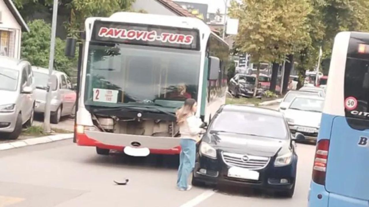 Sudar autobusa i auta u Banjaluci