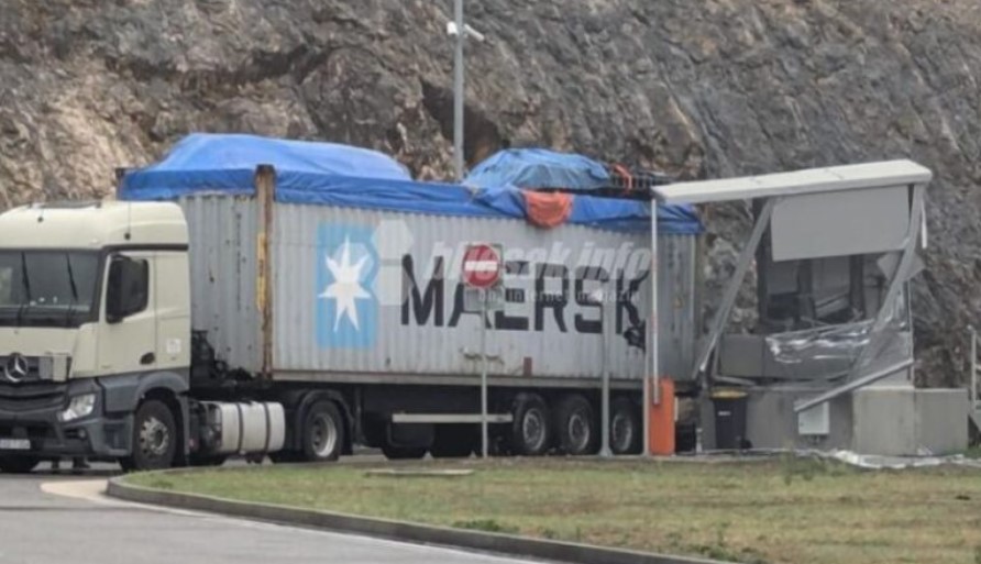 Šleper udario u kućicu na graničnom prelazu, povrijeđen carinik