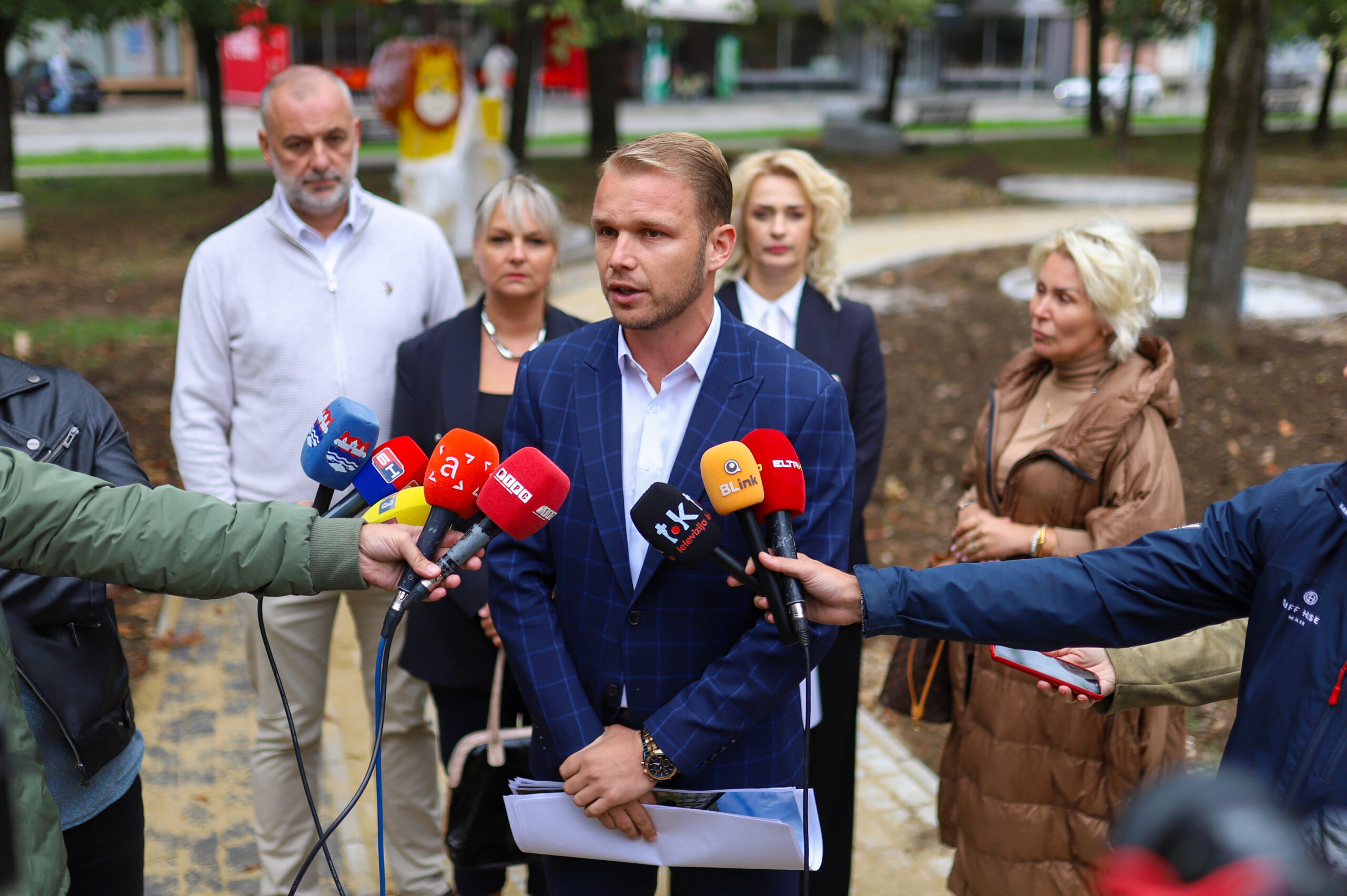 NEČUVENO Ukradena dva slova iz Ćiriličnog parka u Banjaluci