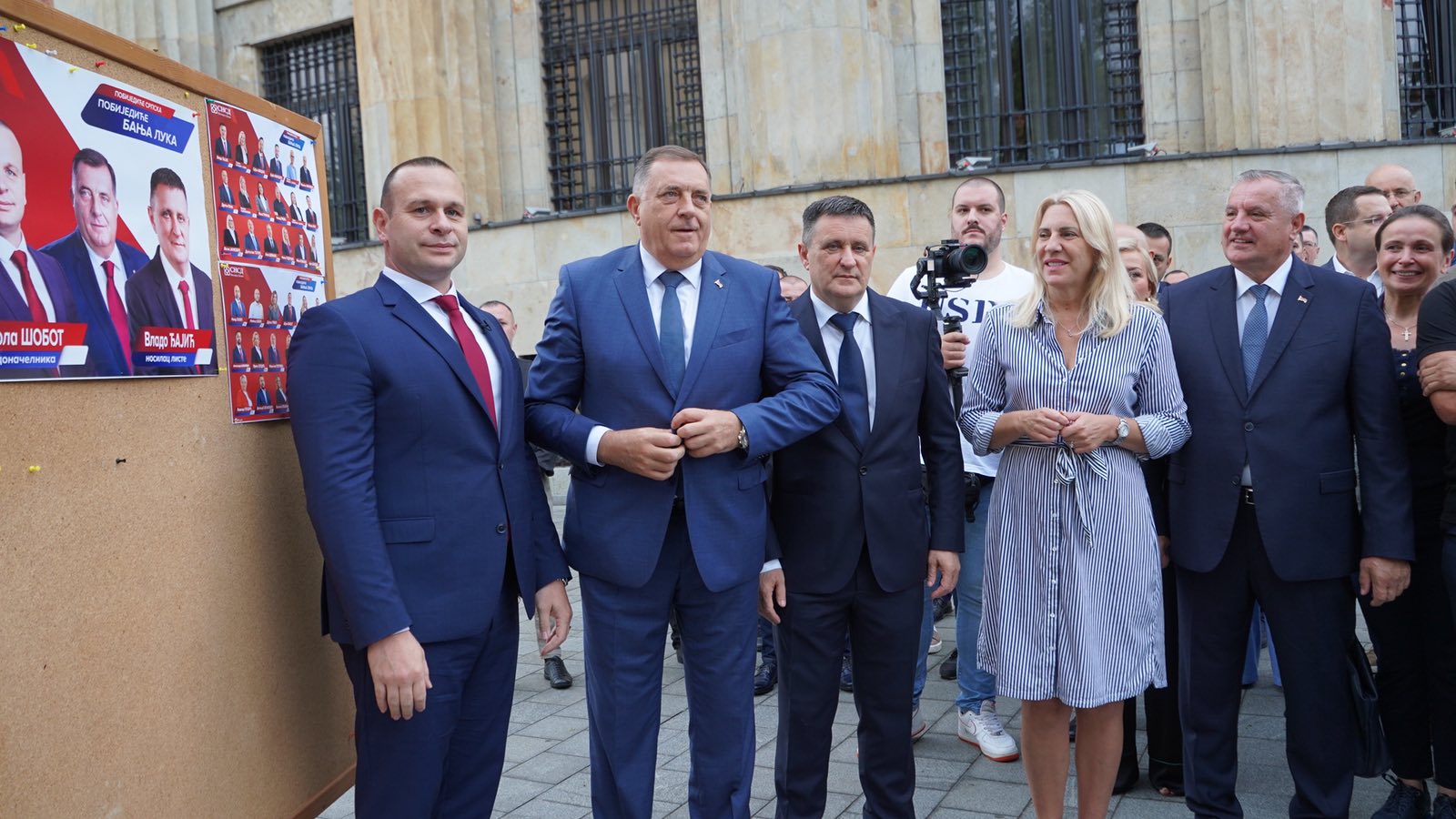 DODIK, ŠOBOT I ĐAJIĆ zalijepili prvi plakat u Banjaluci