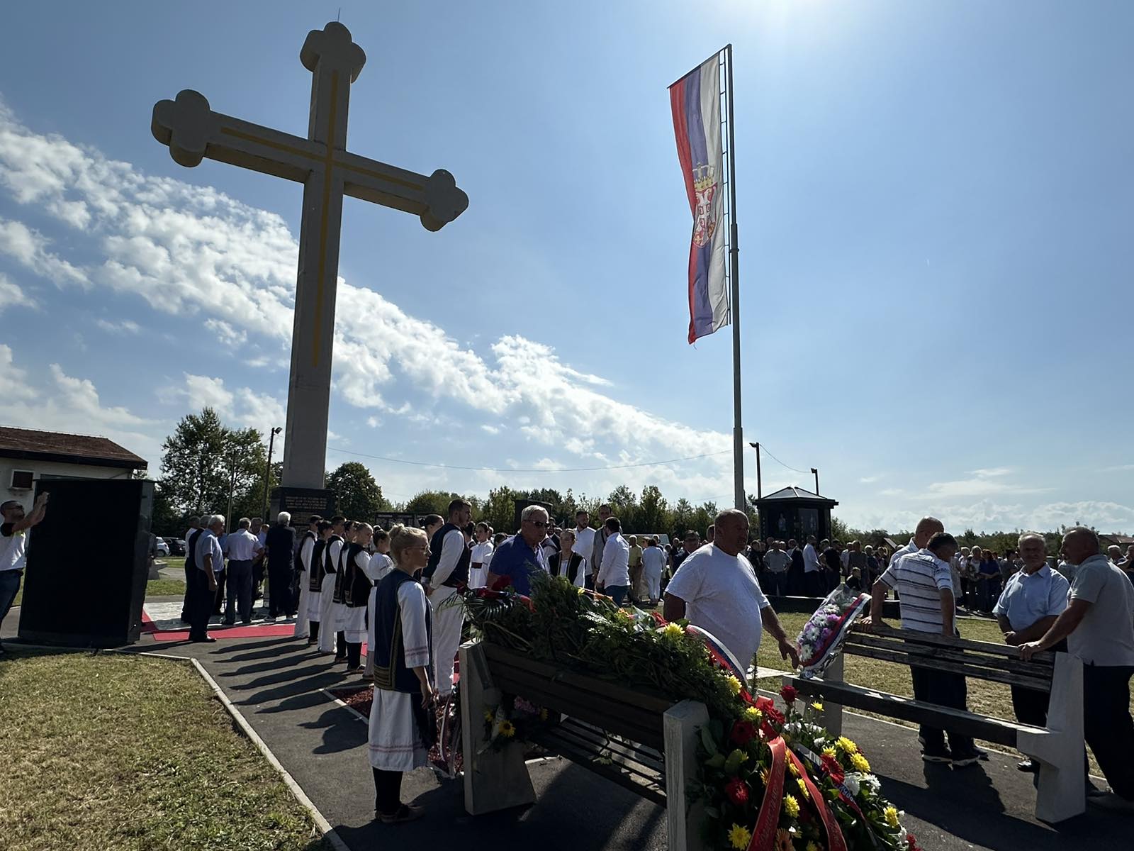 U Potkozarju osveštano Spomen-obilježje podignuto za 624 stradala civila