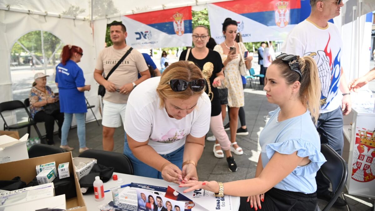 Besplatnim mjerenjem šećera u krvi, Ujedinjena Srpska počela sa promocijom svog zdravstvenog programa