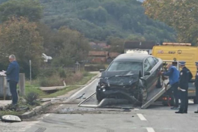 U saobraćajnoj nesreći poginula žena, dvoje povrijeđeno