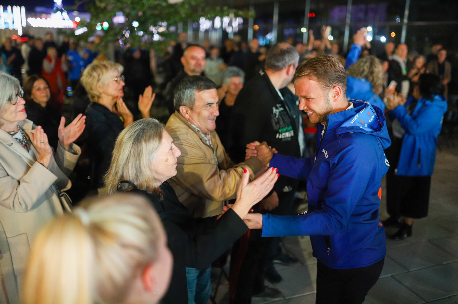 “Ovdje je promijenjen izgled Banjaluke u apsolutnom smislu” Velika posjećenost PDP tribine u Rosuljama (FOTO)