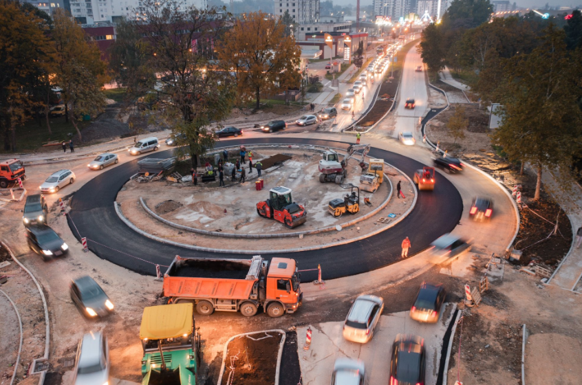 Radovi će se izvoditi tokom cijele noći: Počelo asfaltiranje kružnog toka kod “Akvane” (FOTO)