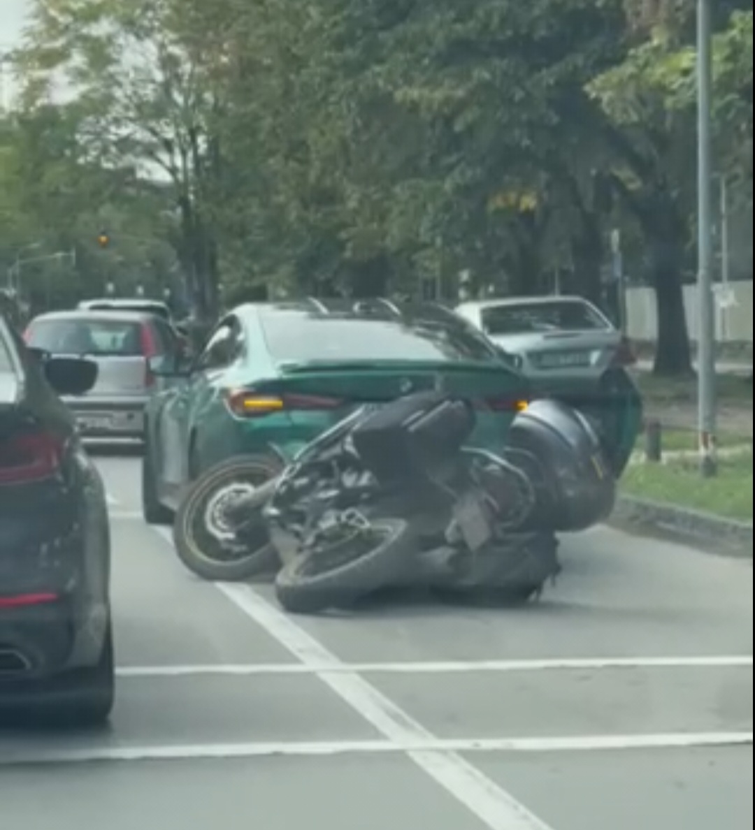 Sudar BMW-a i motora u Boriku, saobraćaj usporen