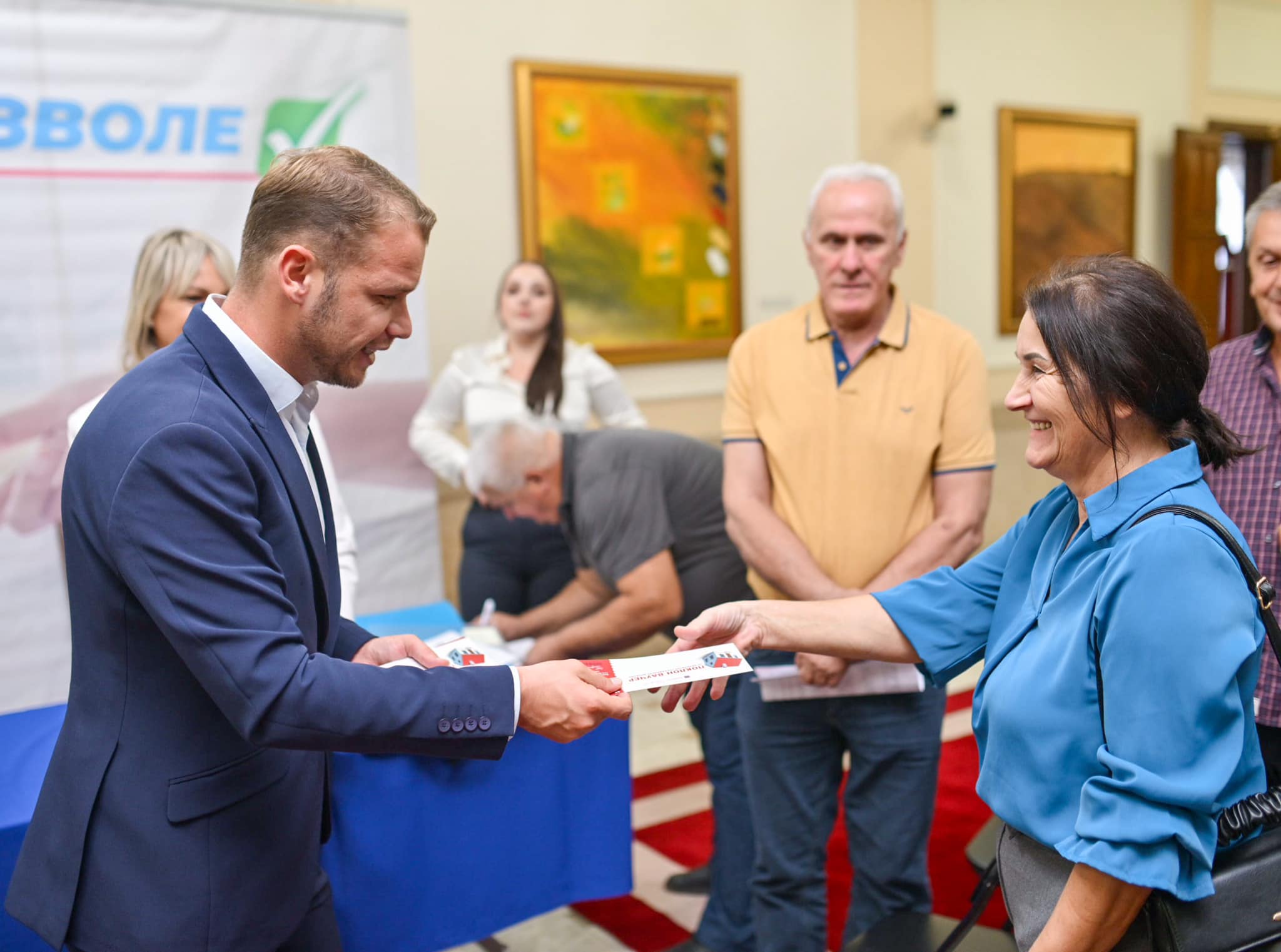 Gradonačelnik uručio nova rješenja o građevinskim dozvolama: Do sada 150 porodica ostvarilo uštede u iznosu od preko milion KM